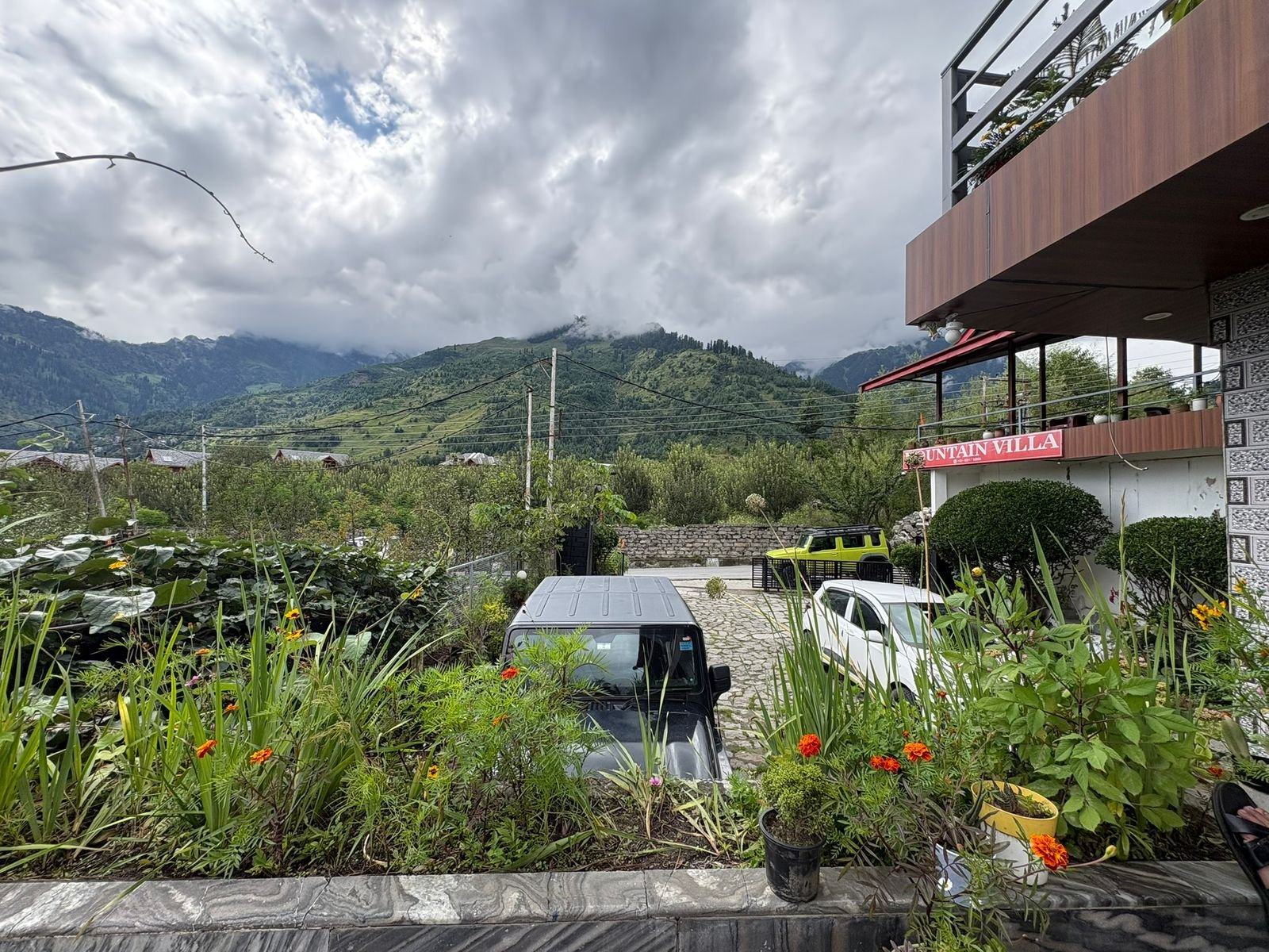 Mountain villa Manali