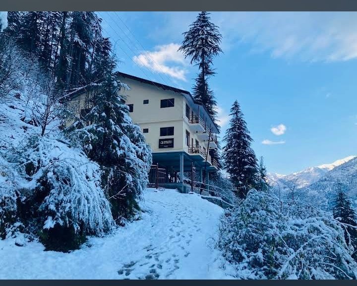 Hotel Snow Crest Residency
