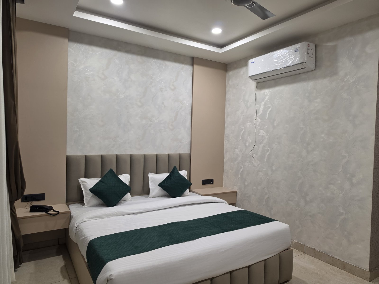 Deluxe suite premium standard