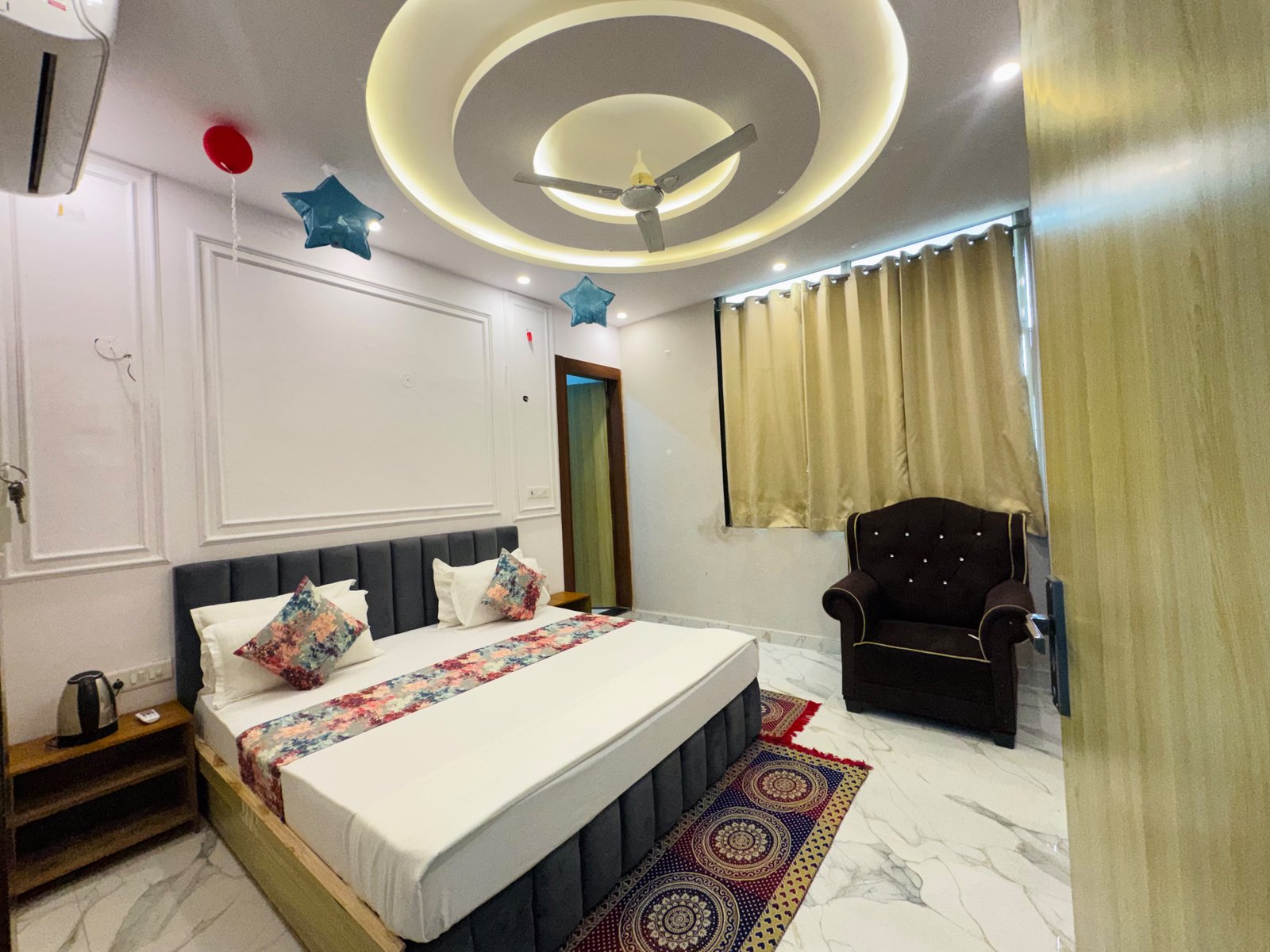 Deluxe suite premium standard