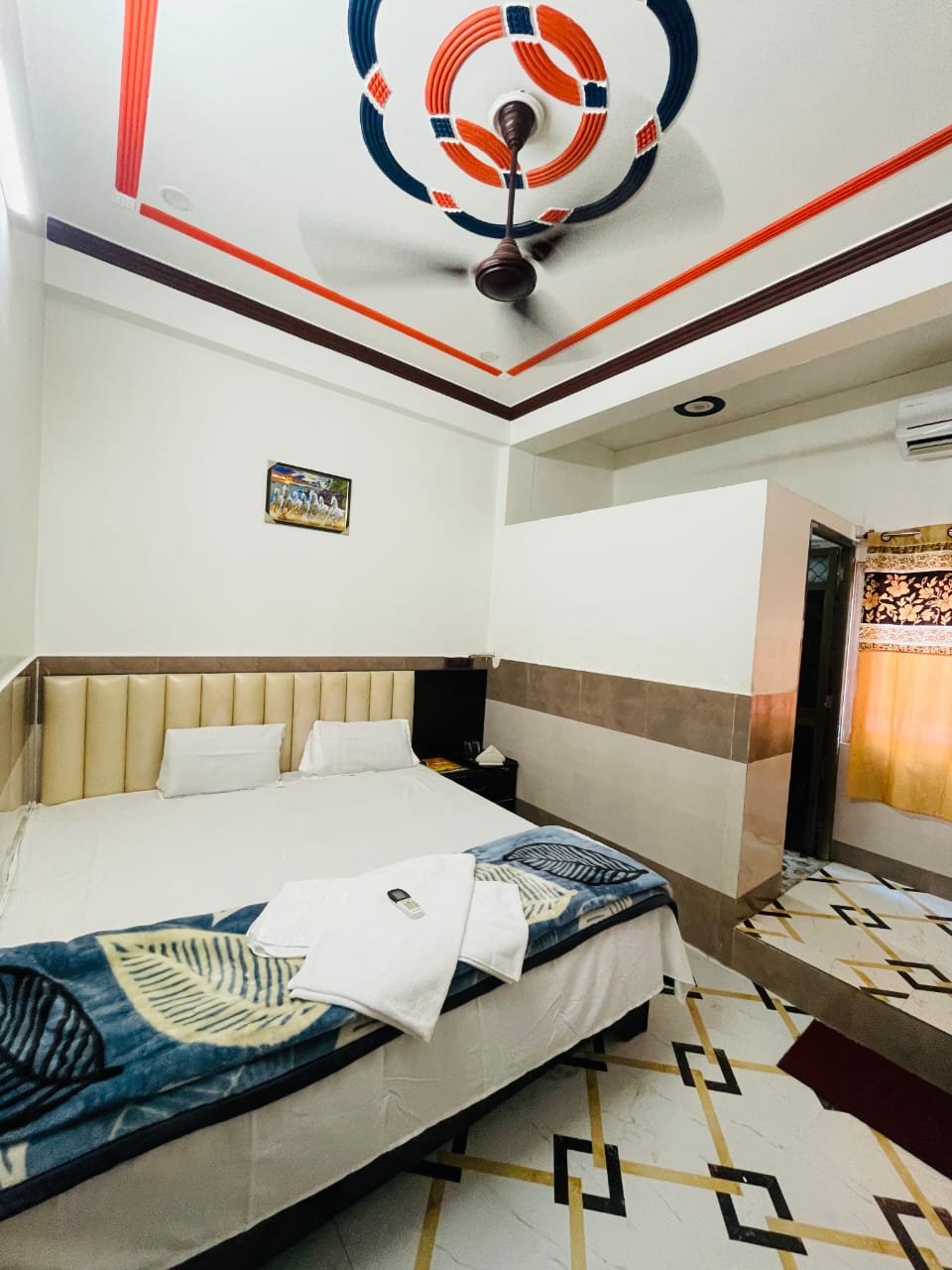 Deluxe  AC Room - Deluxe  AC Room