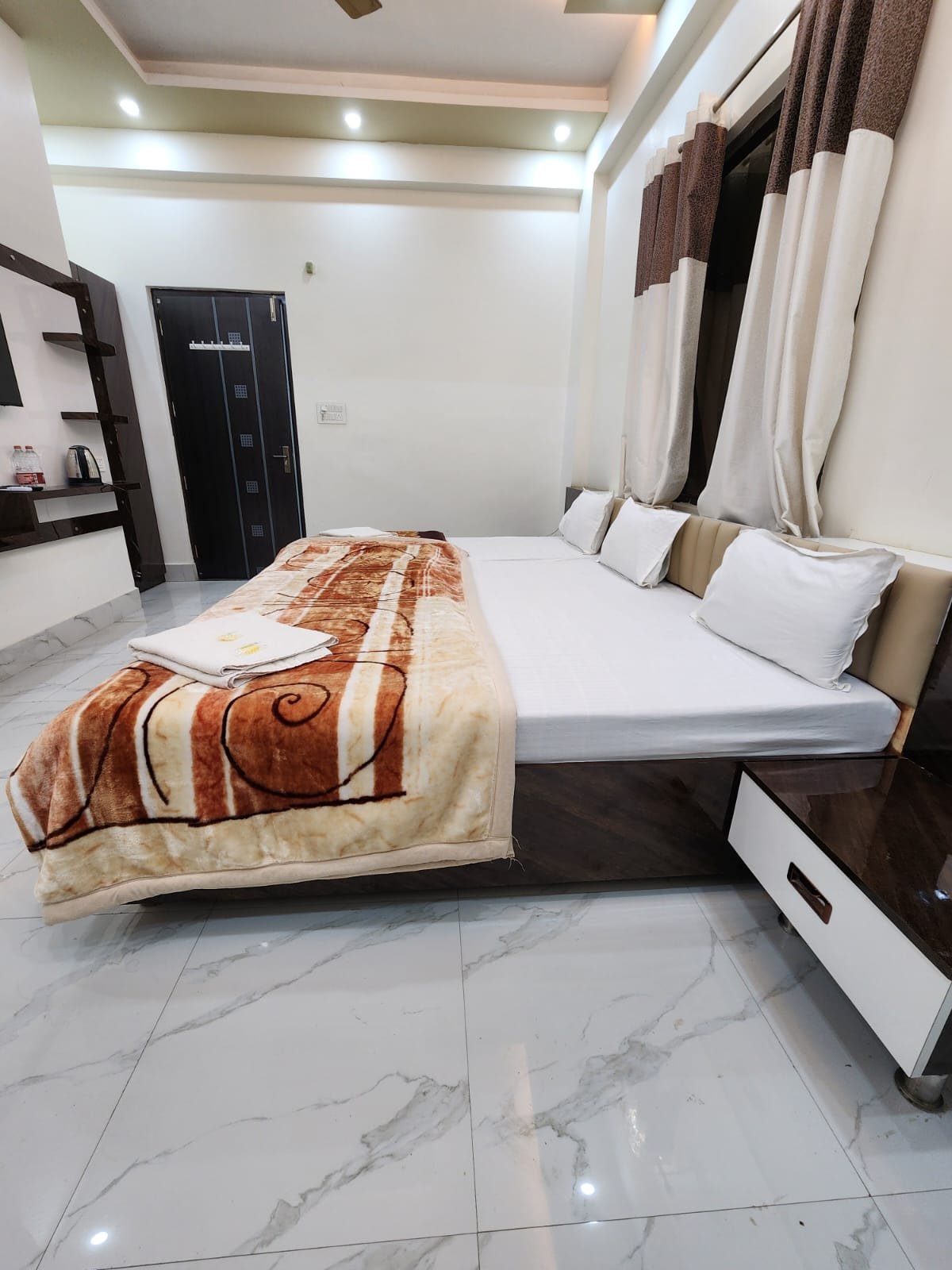 Super Triple Bed Room - 202,203